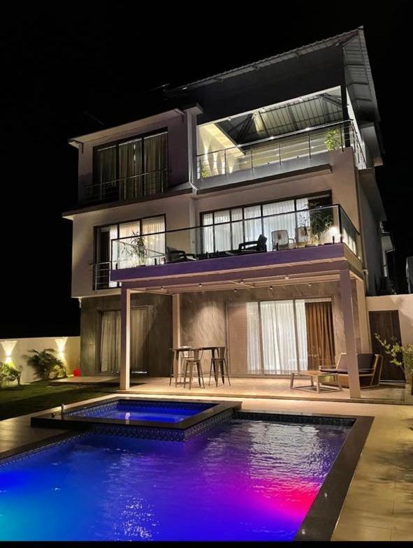 Earth Heaven Villa มหาบาเลชวาร์ ภายนอก รูปภาพ